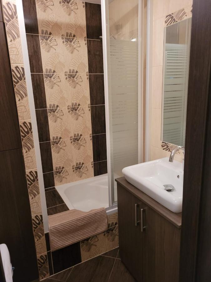Apartament Lodz Appartamento Esterno foto